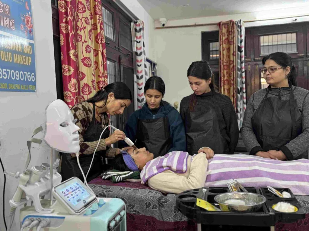 Computer and Fashion Designing Courses in Kullu at ITES Group of Institutes